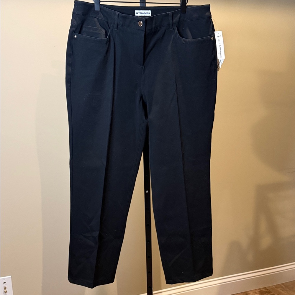 & Trousers Women's black Straight Leg Jeans NWT